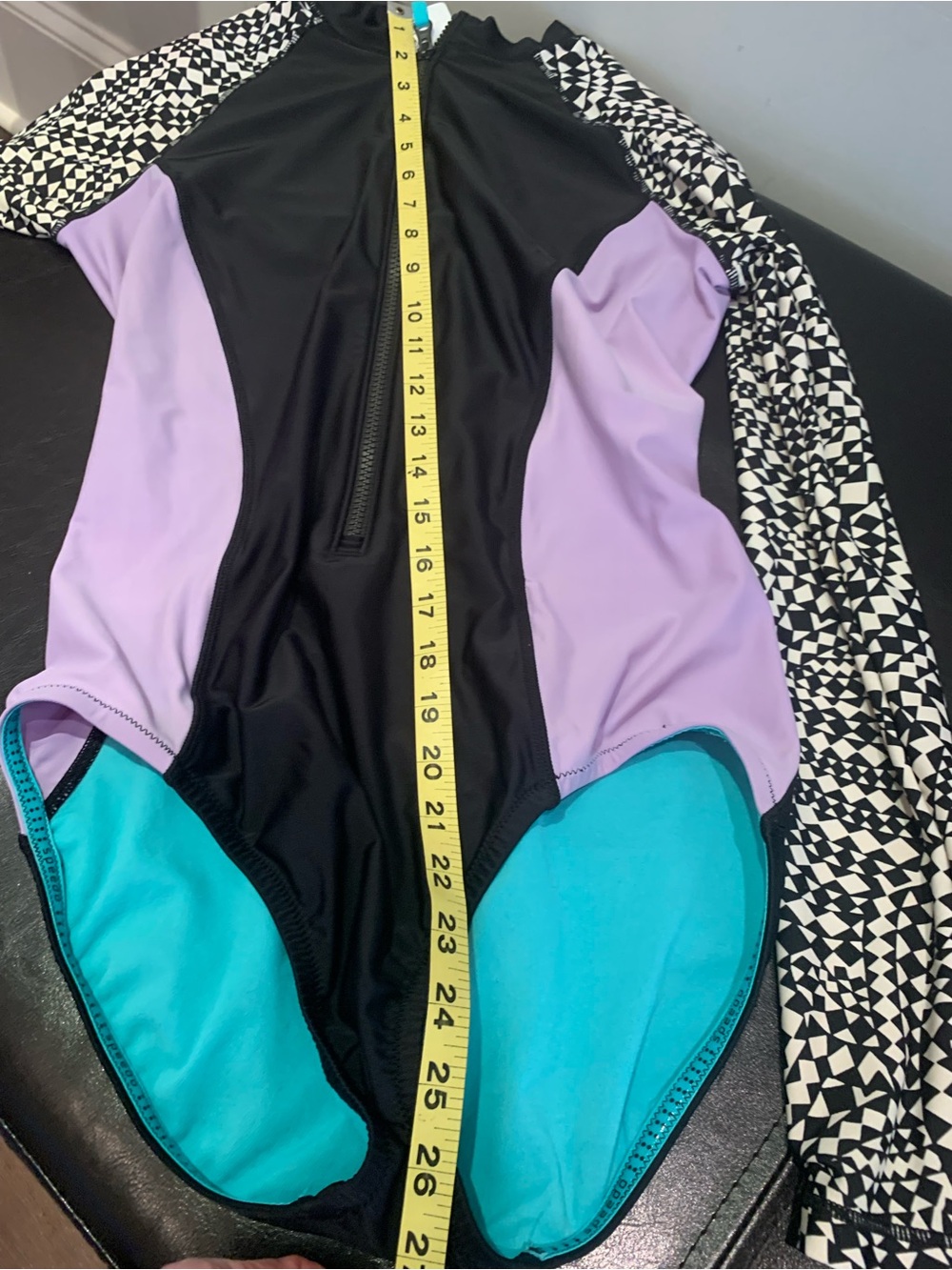 🔥SALE🔥 SPEEDO LONG SLEEVED, ZIP FRONT SWIM SUIT. EXCELLENT CONDITION! - Picture 3 of 9